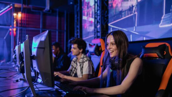 Why Gamers Are Pairing PlugboxLinux with PboxComputers